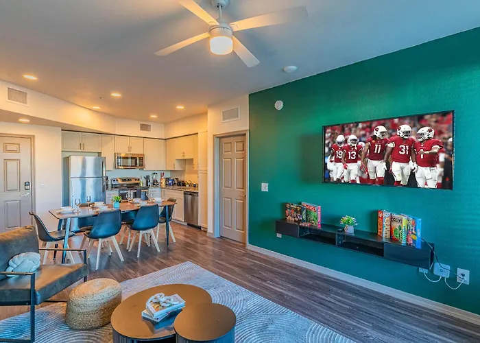 Apartment Near The Stadium With Balconypoolgymwdparking Glendale