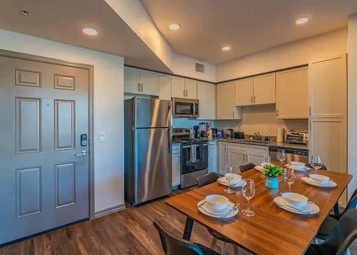 Apartment Near The Stadium With Balconypoolgymwdparking *
